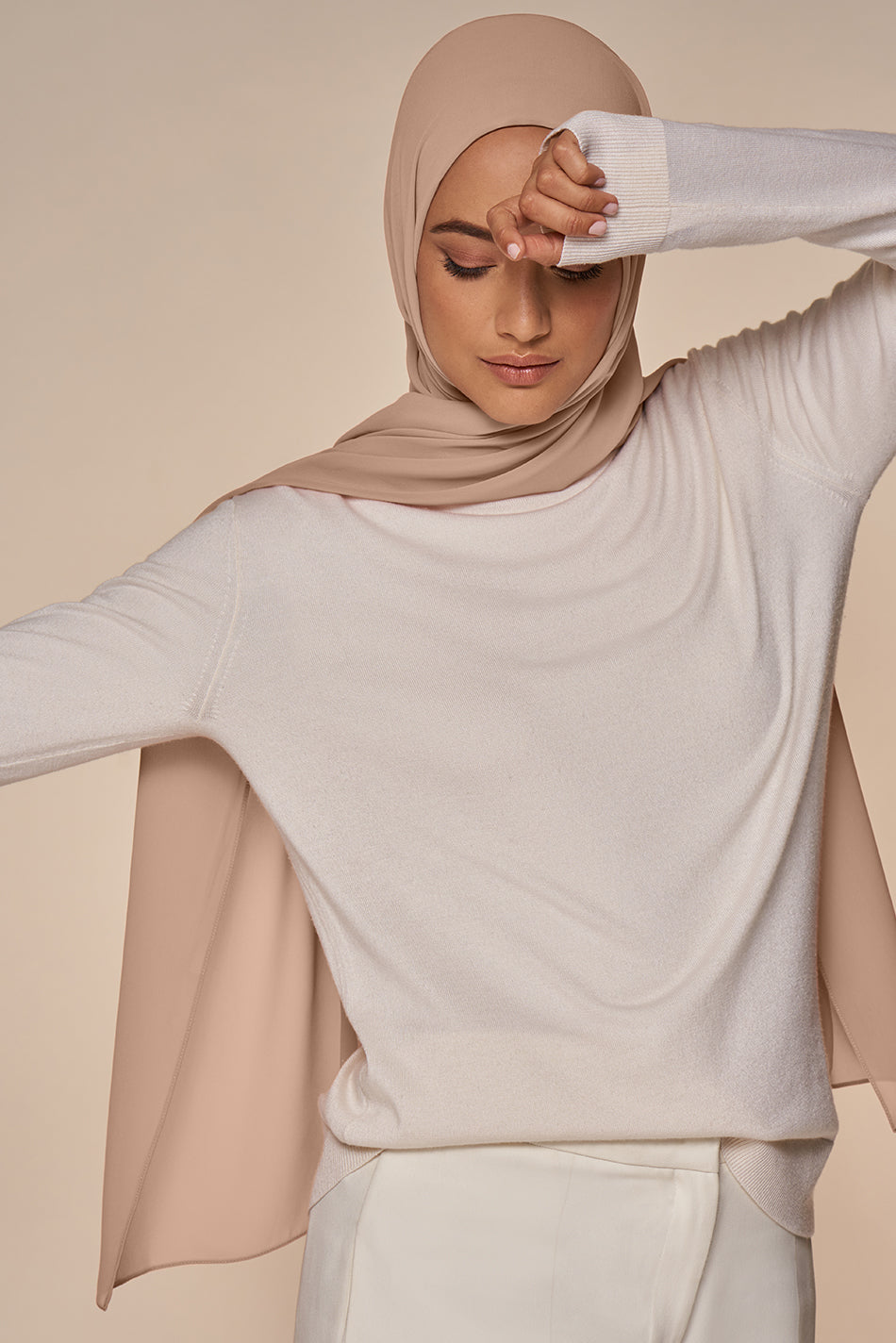 White Chiffon Hijab Square 40 x 40 / Winter White / Chiffon